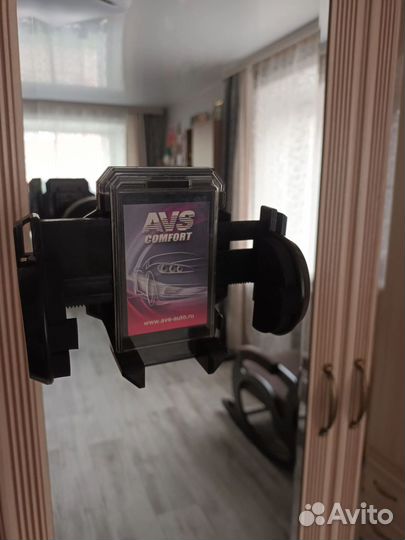 Держатель для телефона в машину