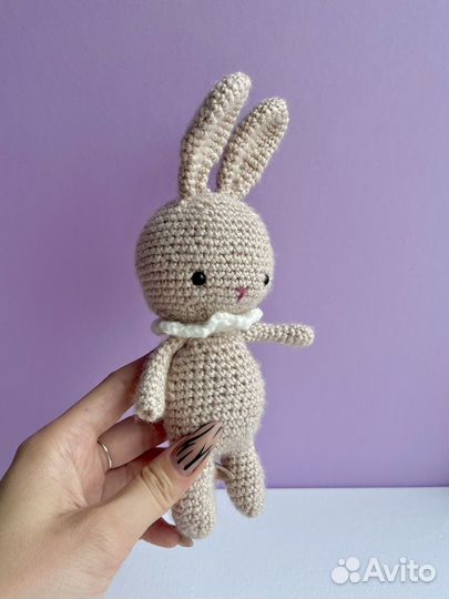 Вязанный зайчик
