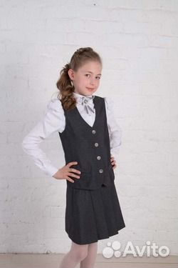 Жилет школьный для девочки «Классика», новый