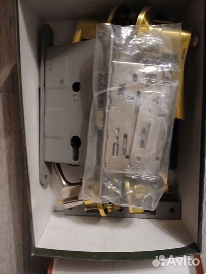 Дверные ручки и замки