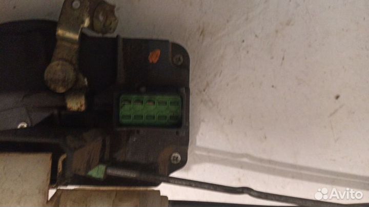 Стеклоподъемник механ. задний левый Opel Vectra B