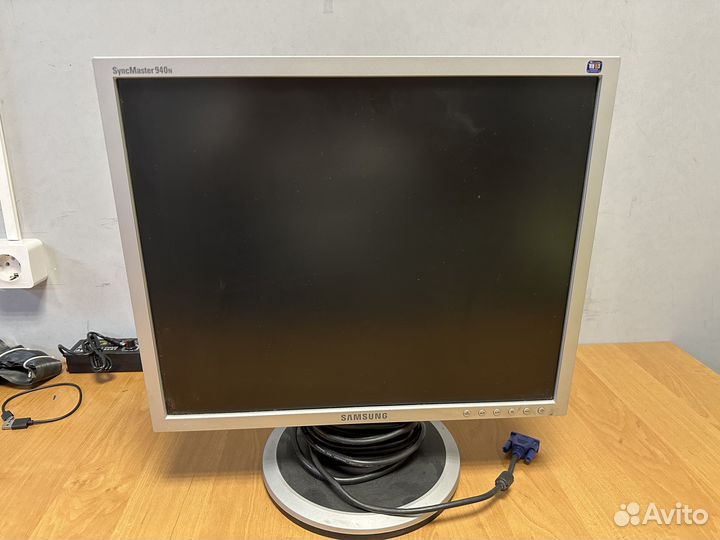 Монитор Samsung SyncMaster 940N