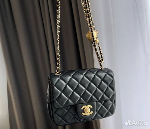 Сумка женская chanel с золотым шаром