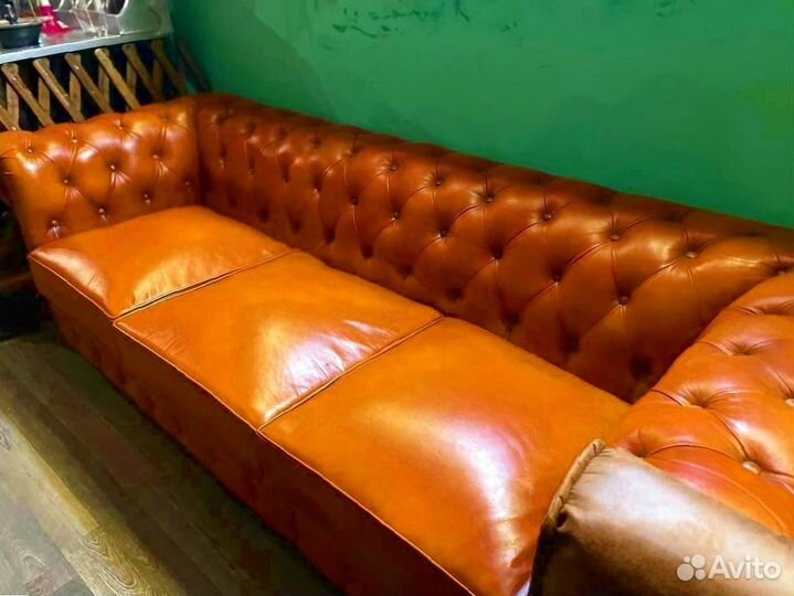 Диван кожаный честер