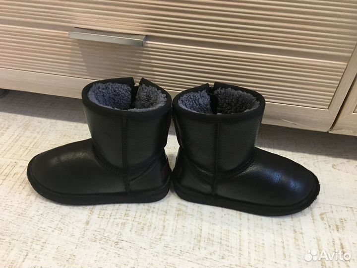 Продам детские угги