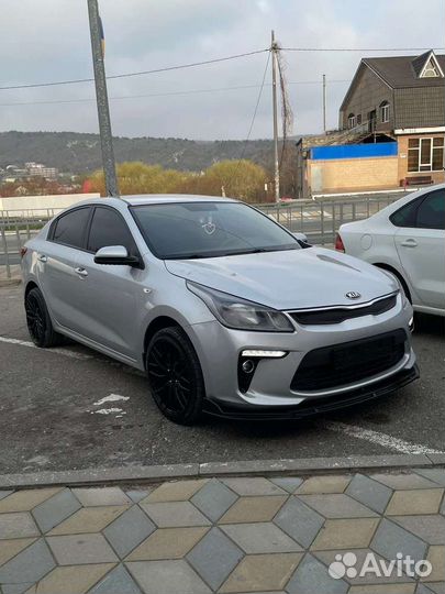 Сплиттер накладка губа на бампер универсальная