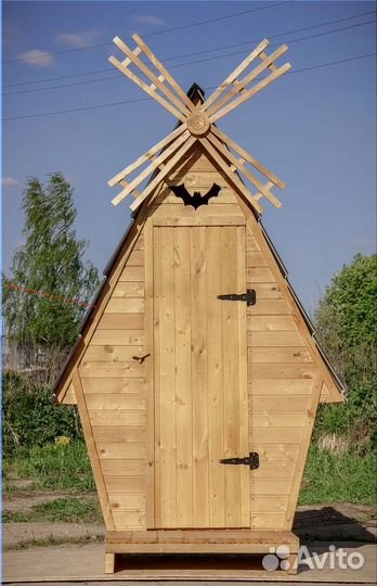 Уличный туалет деревянный DRE448