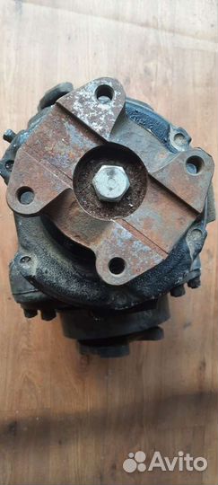 Продам редуктор мзкт 79092