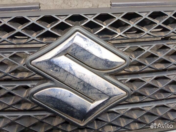 Решетка радиатора Suzuki Grand Vitara