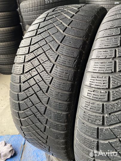 Pirelli Ice Zero FR 235/55 R19 105H