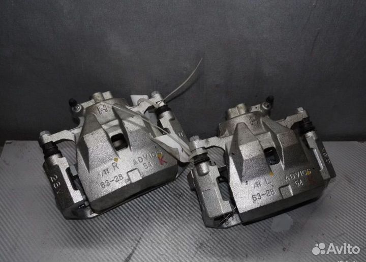 Суппорт передний камри 55