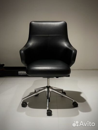 Vitra grand executive (оригинал)