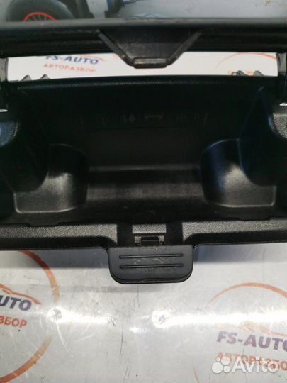 Бардачок Ford Fusion 1.6 fyja 2009