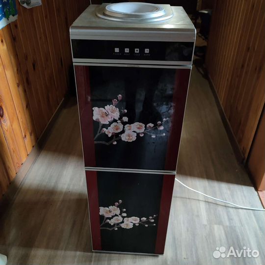 Кулер для воды с холодильником