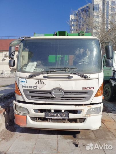 Мусоровоз hino
