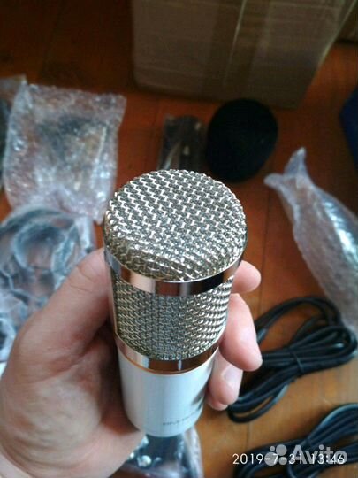 Микрофон, пантограф, фантомное питание, поп фильтр