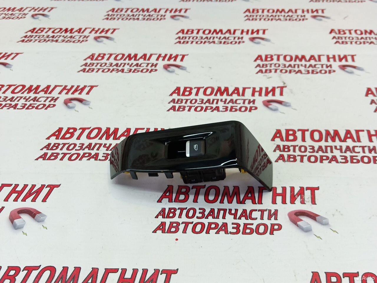 Кнопка стеклоподьемника задняя правая Монжаро