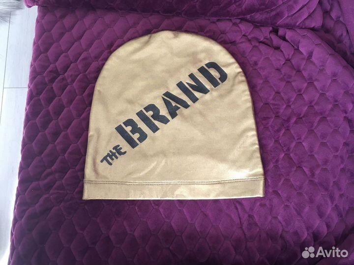 Шапка фирмы the brand