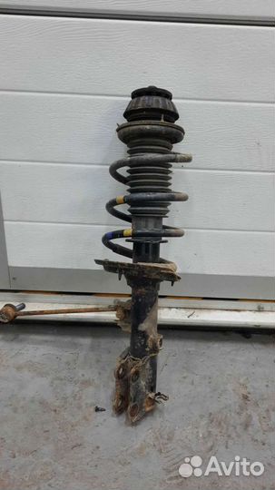 Правая передняя стойка hyundai solaris 2016г