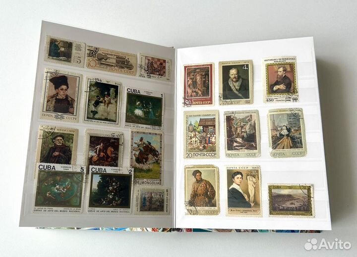 Альбом с марками разных стран мира