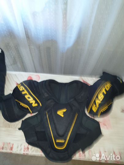 Нагрудник хоккейный