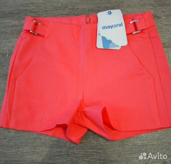 Шорты Mayoral на девочку желтые и коралл