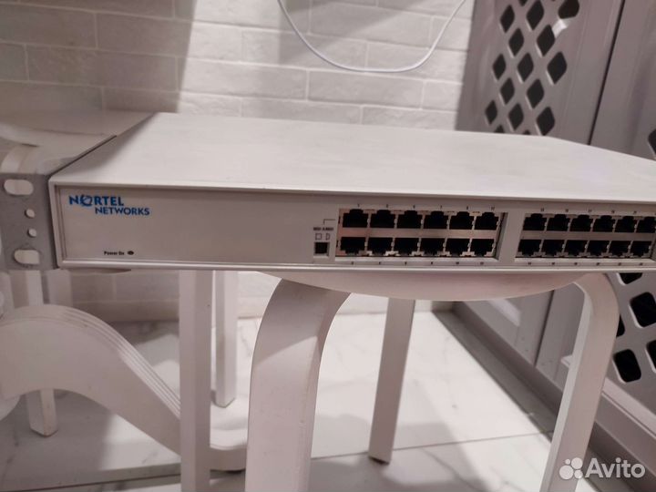 Свитч 24port Nortel Networks BayStack 70-24T