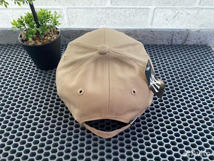 Бейсболка new era бежевая