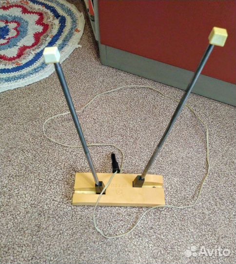 Антенна комнатная телевизионная