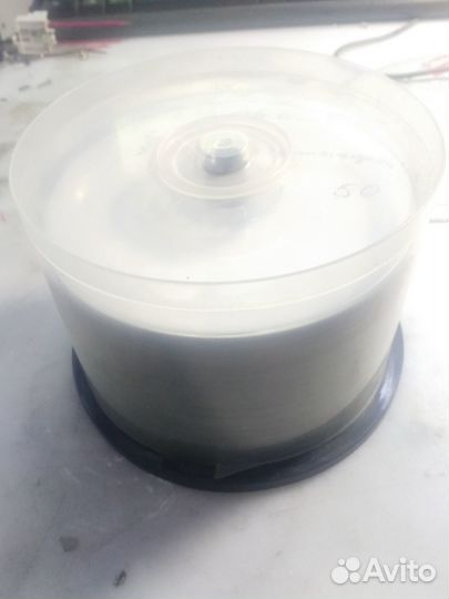 Коробка с CD, DVD дисками с фильмами