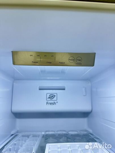 Холодильник двухстворчатый Side be Side
