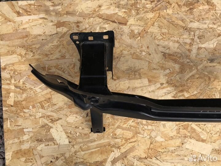 Усилитель переднего бампера VW Tiguan 2