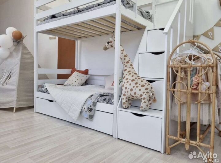 Двухъярусная кровать- домик
