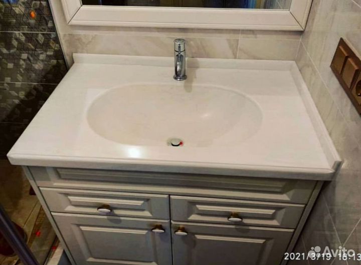 Столешница для ванной и кухни из искуственного кам