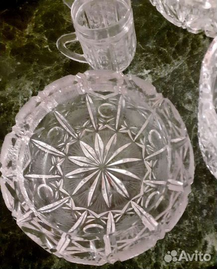 Хрустальные стопки, пепельница, салатницы