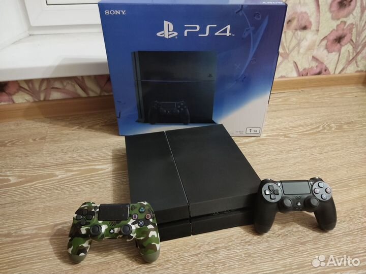 PS4 1Tb+2 джоя+куча игр (идеал)