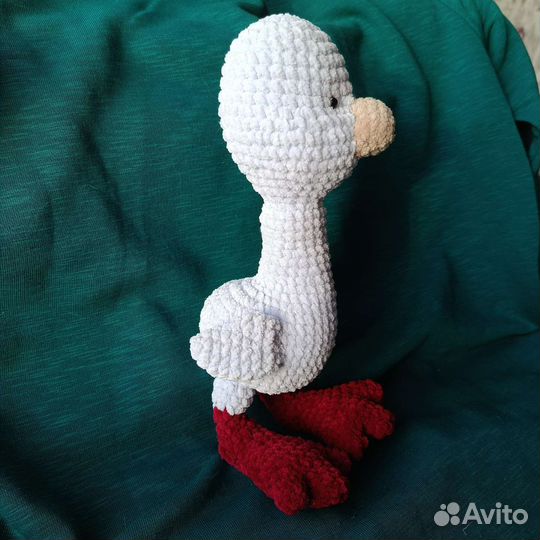 Вязаная игрушка Утëнок (из плюшевый пряжи)