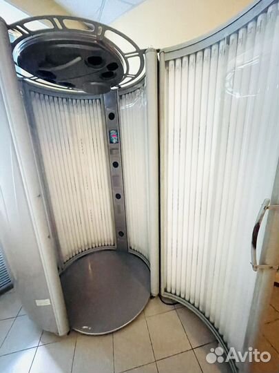 Солярий вертикальный Power Tower 10000