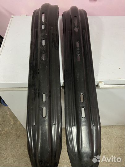 Накладки пластиковые для лыж снегохода