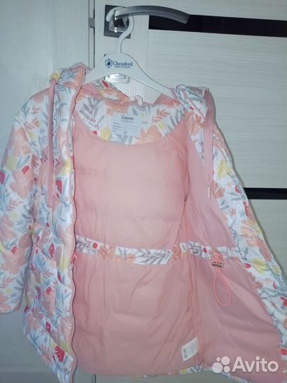 Куртка для девочки новая, размер 122