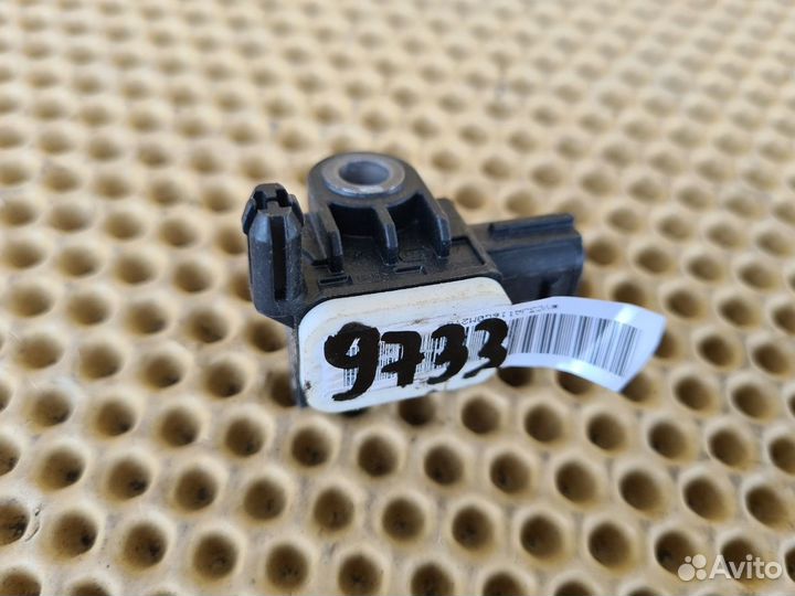 Датчик airbag передний Nissan Juke F15