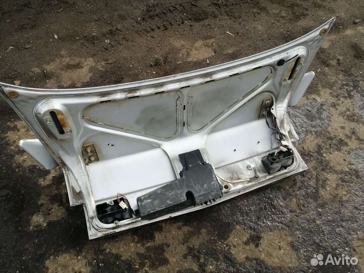 Крышка богажник 2110