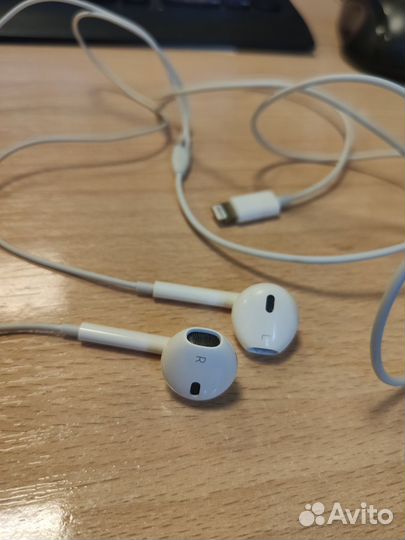Новые проводные наушники от Айфона(iPhone)