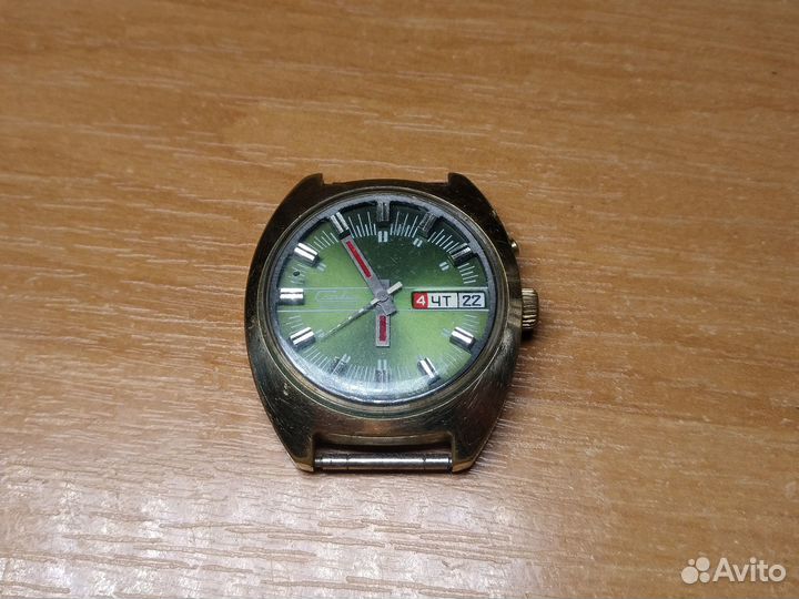 Часы в позолоте Au-5 Слава 27 камней СССР