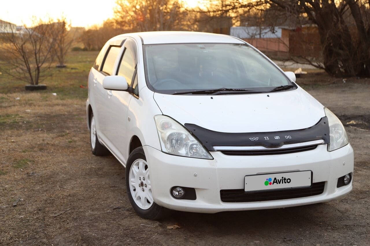 Toyota Wish: фото владельца