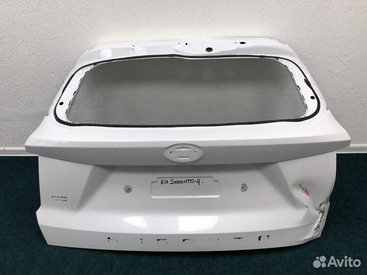Крышка багажника Kia Sorento 4