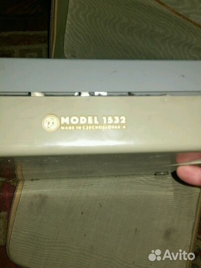 Пишущая машинкаConsul1532