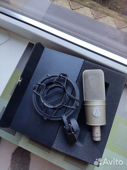 Студийный микрофон Audio-Technica AT 4047/SV