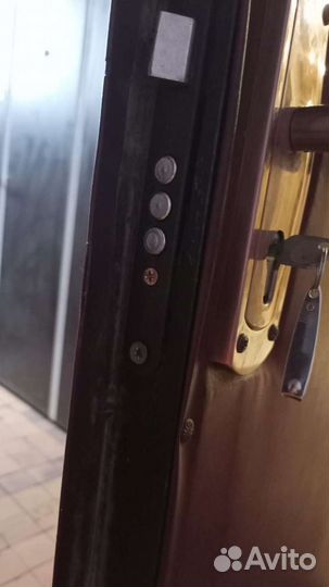 Вскрытие и замена дверных замков