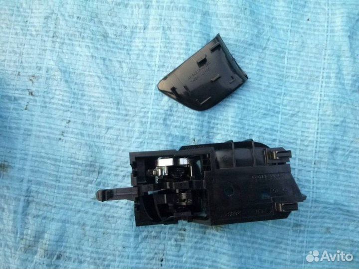 Ручка двери внутренняя левая Toyota Prius NHW20